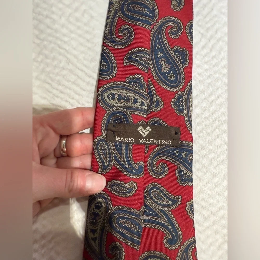 Vintage Mario Valentino silk Paisley Red and Navy Men's Tie